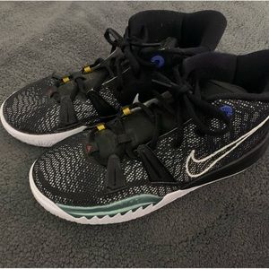 Kids Nike Kyrie 7 ‘BK Black’ | size 6y